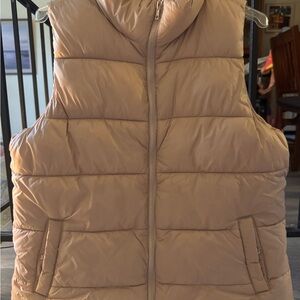 Old Navy Pink Puffer Vest new no tags never worn